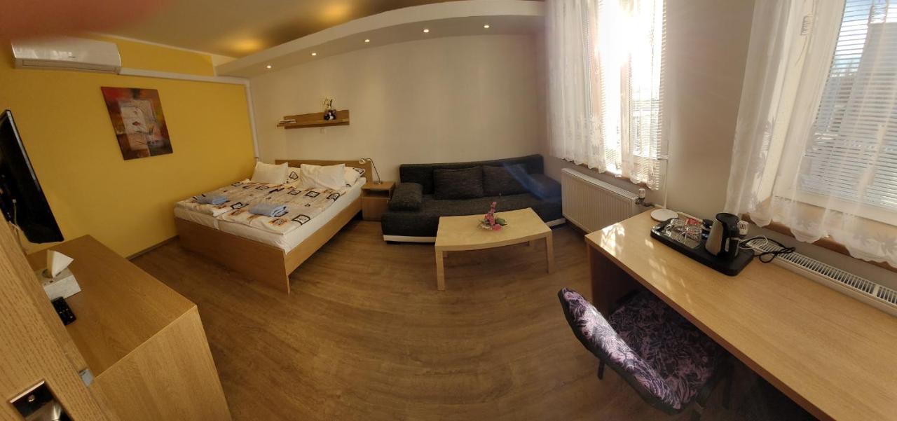 Hotel Gol Prostějov 外观 照片